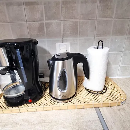 2 Cozy Apts, Fast Internet, 5 Min Walk To Beach! Апартаменты Ларнака