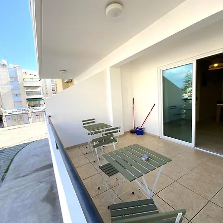 Apartment 2 Cozy Apts, Fast Internet, 5 Min Walk To Beach! Larnaca