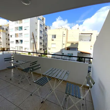 2 Cozy Apts, Fast Internet, 5 Min Walk To Beach! Appartamento