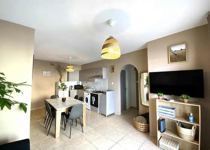 Appartamento 2 Cozy Apts, Fast Internet, 5 Min Walk To Beach!