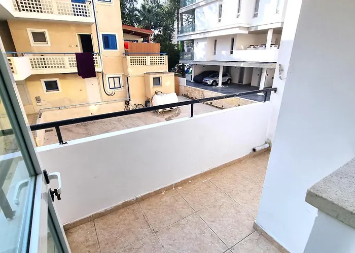 2 Cozy Apts, Fast Internet, 5 Min Walk To Beach! Appartamento *