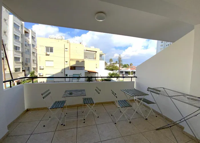 2 Cozy Apts, Fast Internet, 5 Min Walk To Beach! Appartamento *