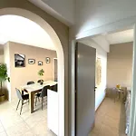 Apartment 2 Cozy Apts, Fast Internet, 5 Min Walk To Beach! *