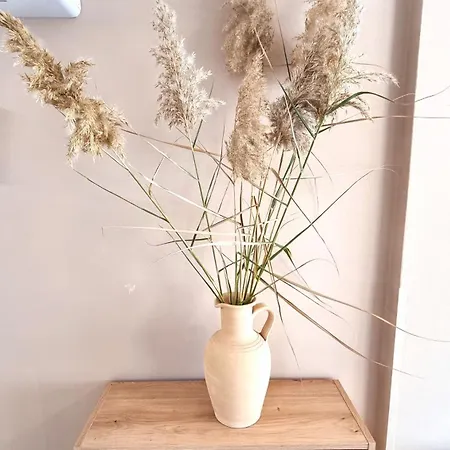 2 Cozy Apts, Fast Internet, 5 Min Walk To Beach! Apartman