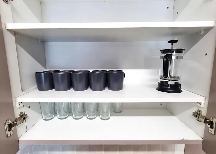 2 Cozy Apts, Fast Internet, 5 Min Walk To Beach! *