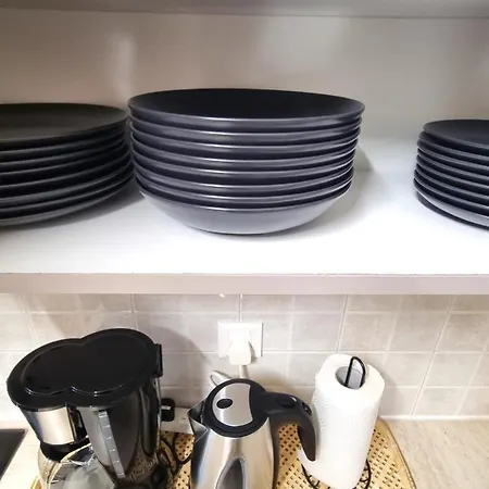 2 Cozy Apts, Fast Internet, 5 Min Walk To Beach! Larnaca