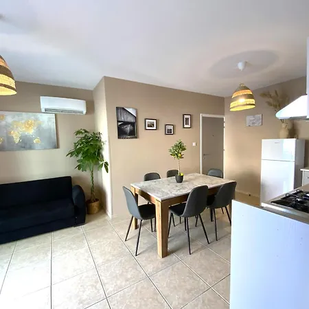 2 Cozy Apts, Fast Internet, 5 Min Walk To Beach! Apartmán Larnaca